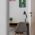 Idealny Dla Rodzin Z Balkonem I Dwiema Sypialniami W Katowicach By Renters קטוביץ