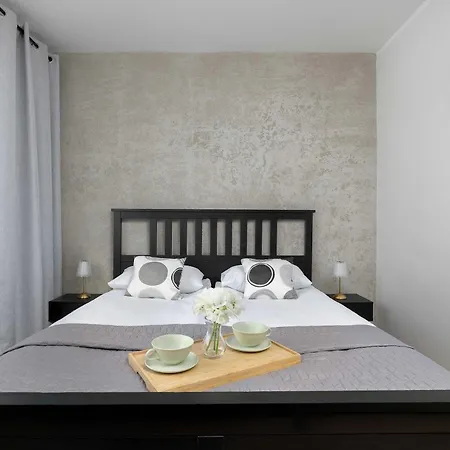 Idealny Dla Rodzin Z Balkonem I Dwiema Sypialniami W Katowicach By Renters Apartamento Katowice