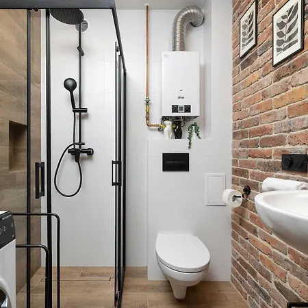 Idealny Dla Rodzin Z Balkonem I Dwiema Sypialniami W Katowicach By Renters *