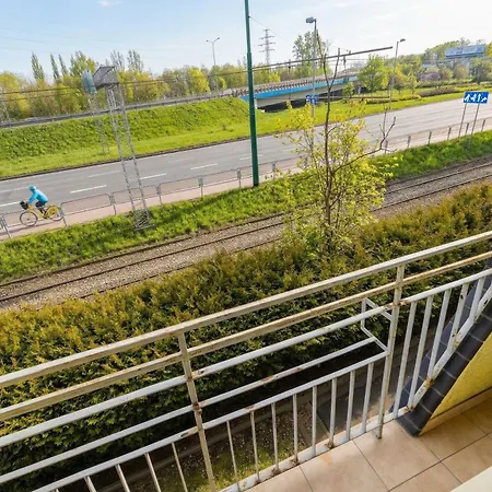 아파트 Idealny Dla Rodzin Z Balkonem I Dwiema Sypialniami W Katowicach By Renters *
