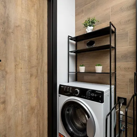 Idealny Dla Rodzin Z Balkonem I Dwiema Sypialniami W Katowicach By Renters 아파트
