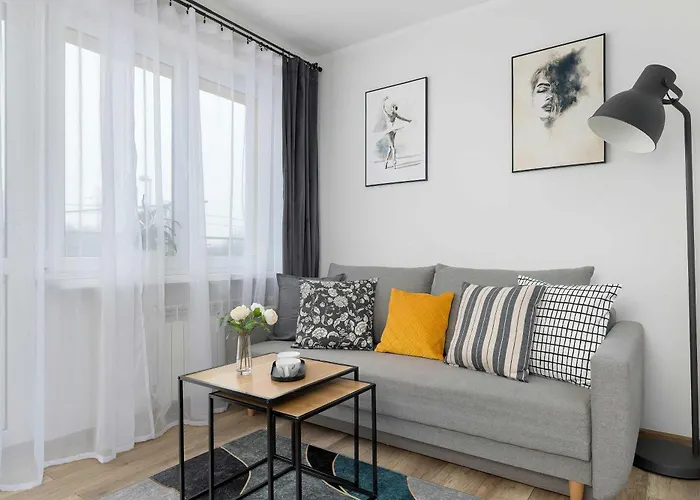 Idealny Dla Rodzin Z Balkonem I Dwiema Sypialniami W Katowicach By Renters Katowice