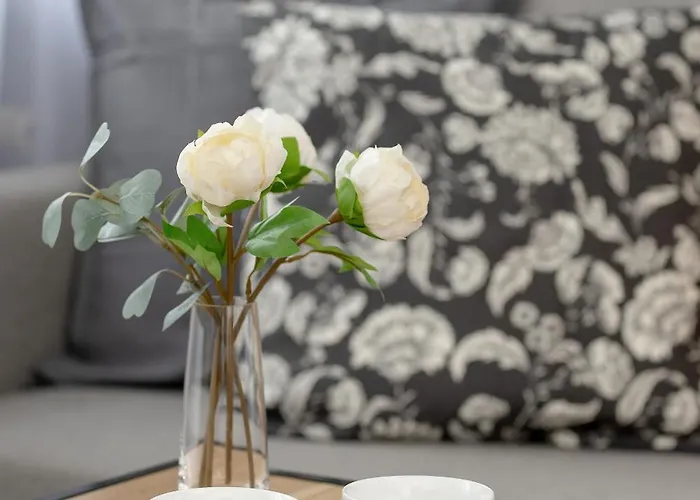 Idealny Dla Rodzin Z Balkonem I Dwiema Sypialniami W Katowicach By Renters Apartamento *