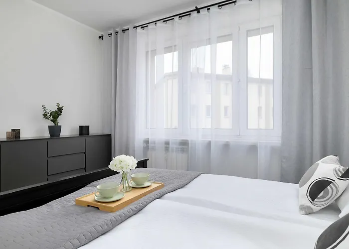 Idealny Dla Rodzin Z Balkonem I Dwiema Sypialniami W Katowicach By Renters