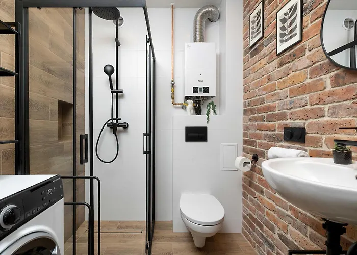 Idealny Dla Rodzin Z Balkonem I Dwiema Sypialniami W Katowicach By Renters *