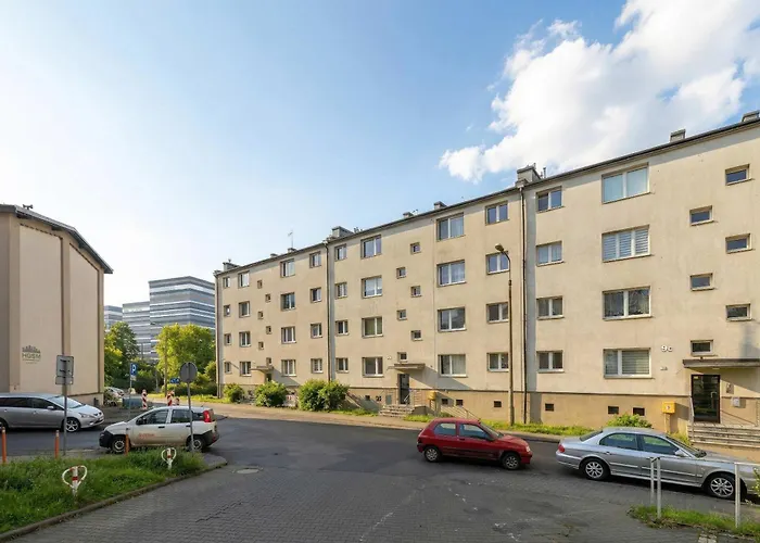 Apartment Idealny Dla Rodzin Z Balkonem I Dwiema Sypialniami W Katowicach By Renters *